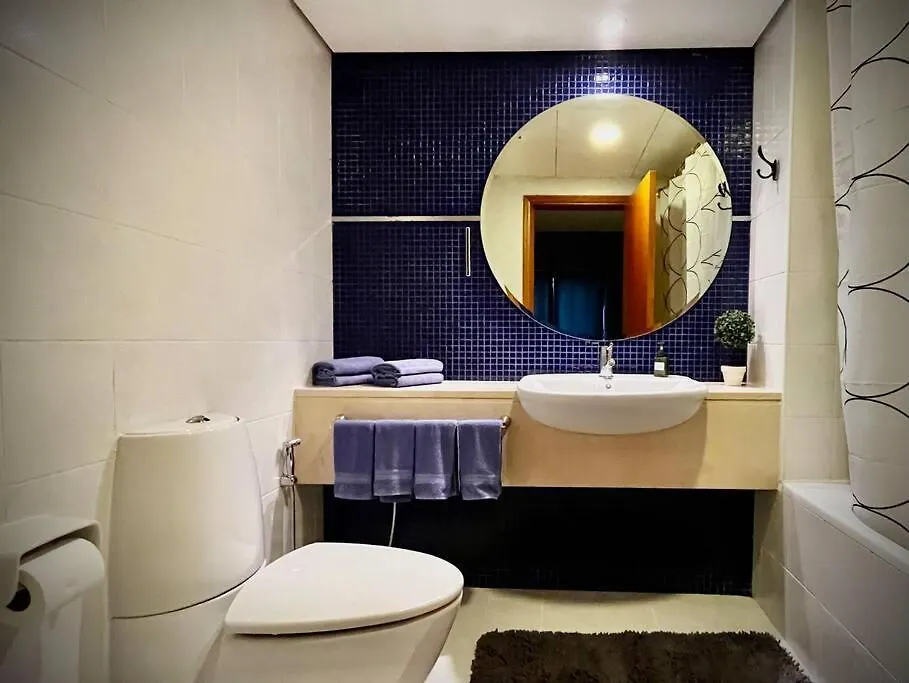 Cheerful 3 Bedroom Apartment Dubai 0*,